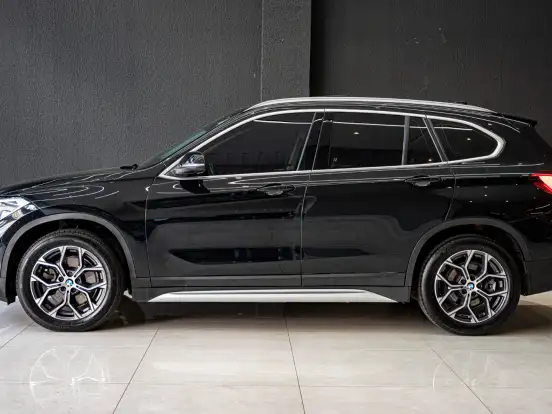 BMW-X1-2.0 16V TURBO ACTIVEFLEX SDRIVE20I X-LINE 4P AUTOMÁTICO BMW-X1-2020