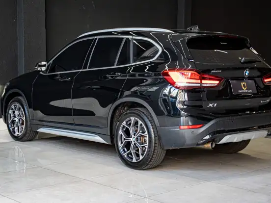 BMW-X1-2.0 16V TURBO ACTIVEFLEX SDRIVE20I X-LINE 4P AUTOMÁTICO BMW-X1-2020