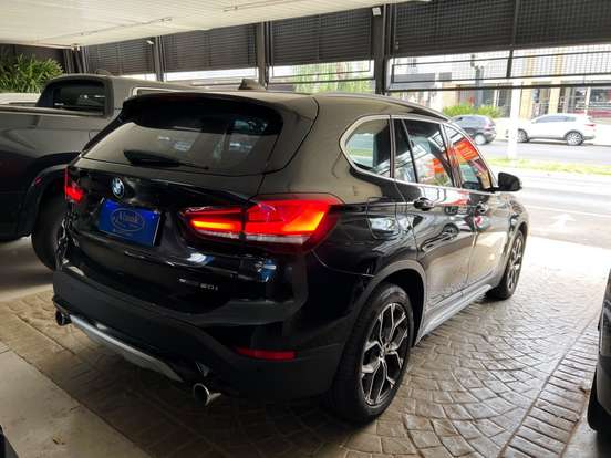BMW-X1-2021