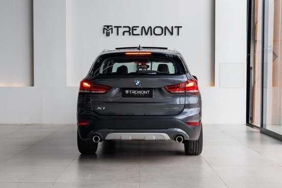 BMW-X1-2021