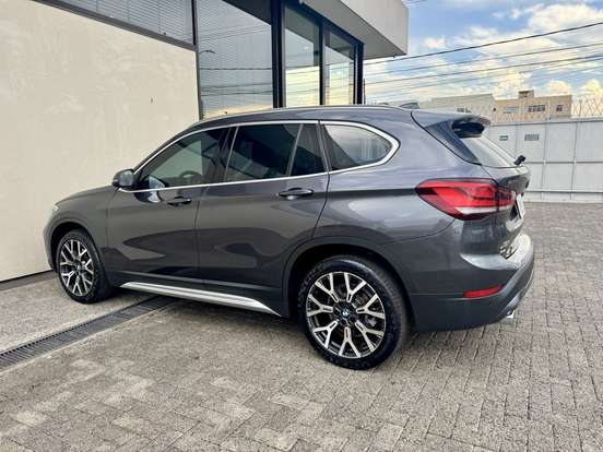 BMW-X1-2.0 16V TURBO ACTIVEFLEX SDRIVE20I X-LINE 4P AUTOMÁTICO BMW-X1-2022