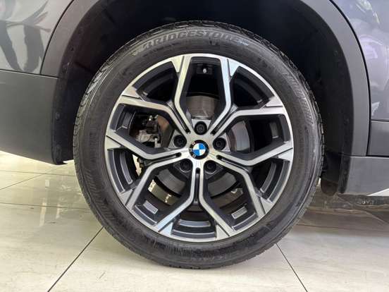 BMW-X1-2021