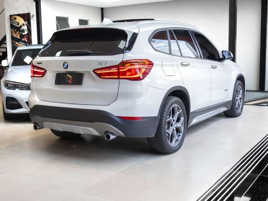 BMW-X1-2.0 16V TURBO GASOLINA SDRIVE20I X-LINE 4P AUTOMÁTICO BMW-X1-2016