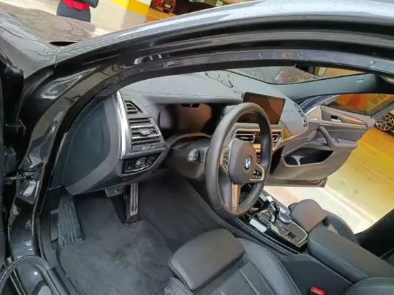 BMW-X4-2025
