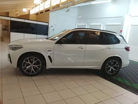 BMW-X5-2022