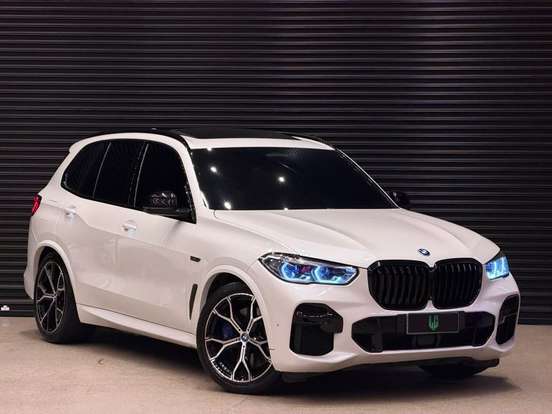 BMW-X5-2021