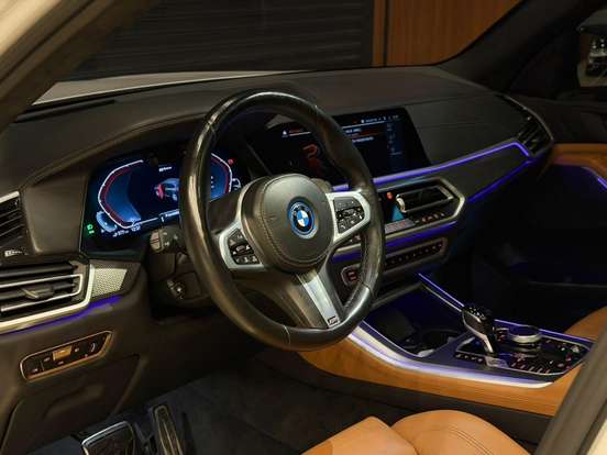 BMW-X5-2021