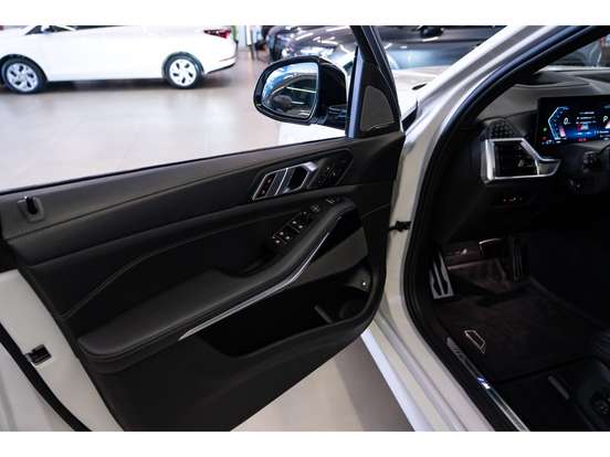 BMW-X5-3.0 I6 TURBO HÍBRIDO XDRIVE50E M SPORT AUTOMÁTICO BMW-X5-2023