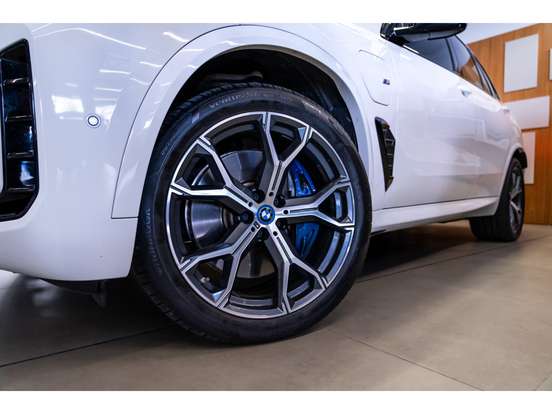 BMW-X5-3.0 I6 TURBO HÍBRIDO XDRIVE50E M SPORT AUTOMÁTICO BMW-X5-2023