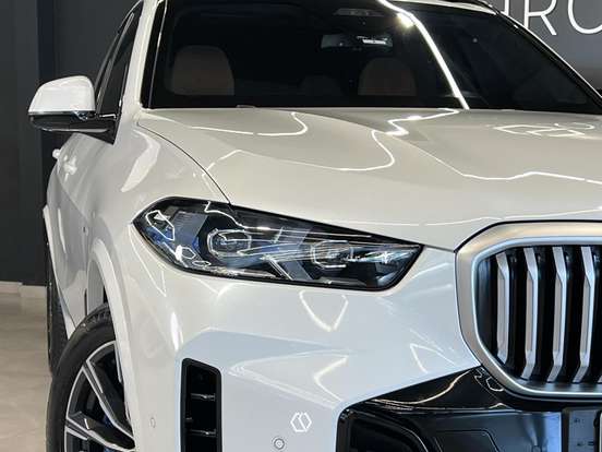 BMW-X5-3.0 I6 TURBO HÍBRIDO XDRIVE50E M SPORT AUTOMÁTICO BMW-X5-2023