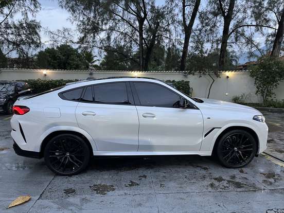 BMW-X6-2023