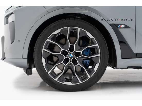 BMW-X7-4.4 V8 GASOLINA M60i STEPTRONIC BMW-X7-2024