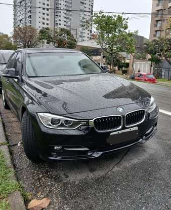 BMW-320i-2015