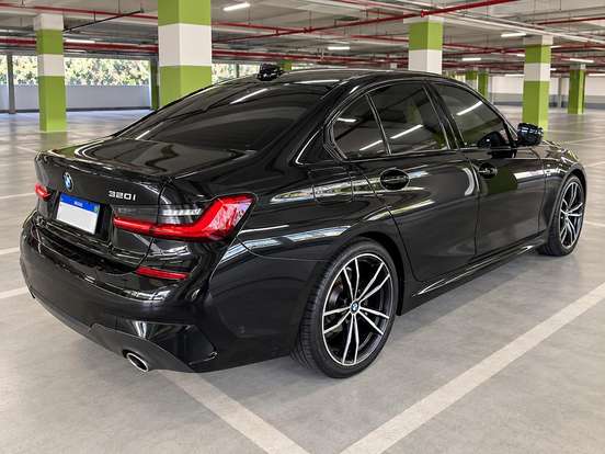 BMW-320i-2.0 16V TURBO GASOLINA M SPORT AUTOMÁTICO BMW-320i-2019
