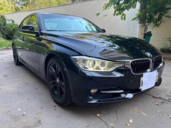BMW-320i-2012