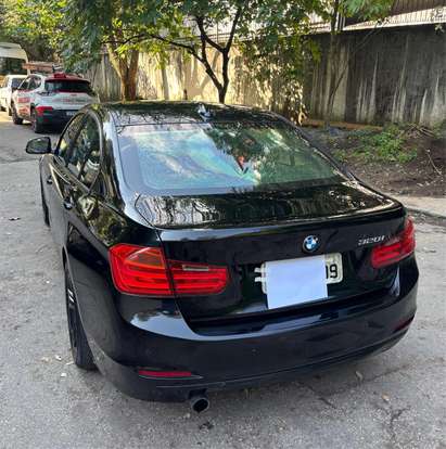BMW-320i-2012