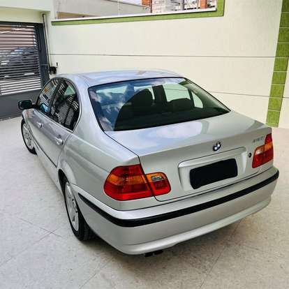BMW-320i-2003
