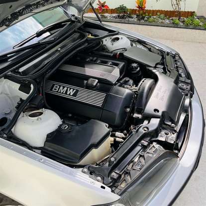 BMW-320i-2003