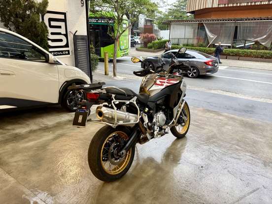 BMW-F 850 GS ADVENTURE PREMIUM-2021