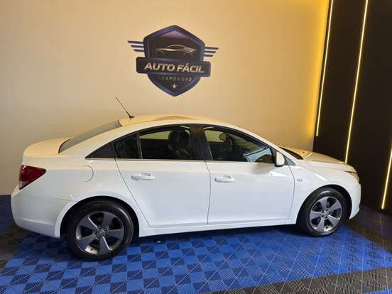 CHEVROLET-CRUZE-1.8 LT 16V FLEX 4P AUTOMÁTICO CHEVROLET-CRUZE-2011