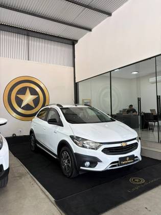 CHEVROLET ONIX 1.4 MPFI ACTIV 8V FLEX 4P AUTOMÁTICO