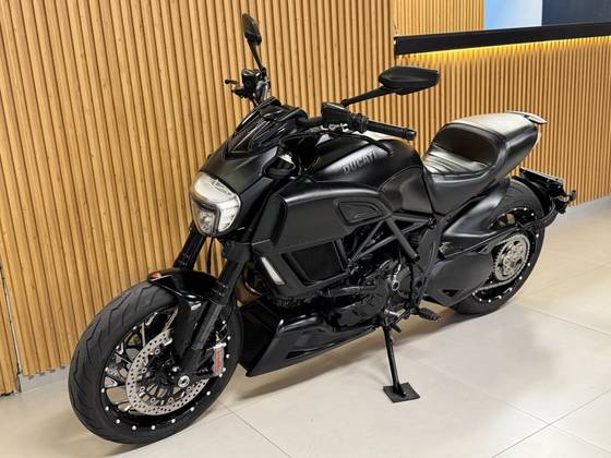 DUCATI DIAVEL DARK 