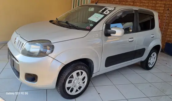 FIAT UNO 1.0 EVO VIVACE 8V FLEX 4P MANUAL