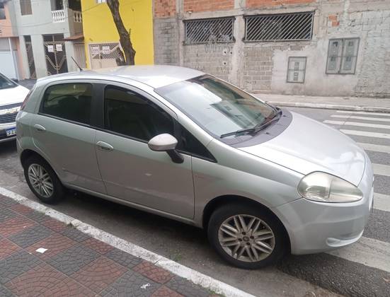 FIAT PUNTO 1.8 ESSENCE 16V FLEX 4P AUTOMATIZADO