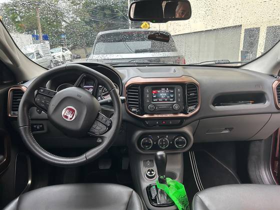 FIAT TORO 2.0 16V TURBO DIESEL VOLCANO 4WD AT9