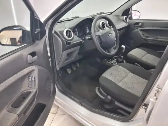 FORD-FIESTA-2014