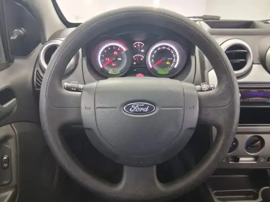 FORD-FIESTA-1.6 SE HATCH 16V FLEX 4P MANUAL FORD-FIESTA-2014