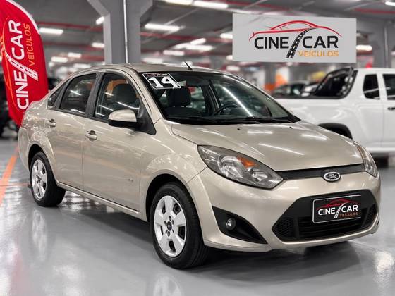 FORD FIESTA 1.6 ROCAM SE SEDAN 8V FLEX 4P MANUAL
