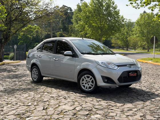 FORD FIESTA 1.6 ROCAM SEDAN 8V FLEX 4P MANUAL