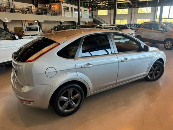 FORD-FOCUS-2011