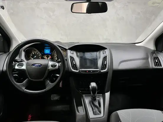 FORD-FOCUS-2.0 S SEDAN 16V FLEX 4P POWERSHIFT FORD-FOCUS-2014