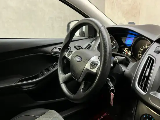 FORD-FOCUS-2.0 S SEDAN 16V FLEX 4P POWERSHIFT FORD-FOCUS-2014