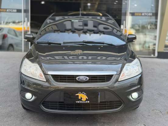 FORD-FOCUS-2013