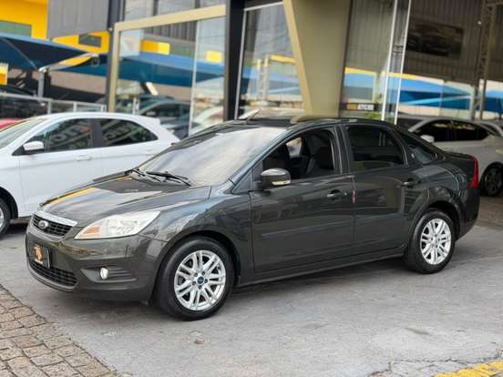 FORD-FOCUS-2013