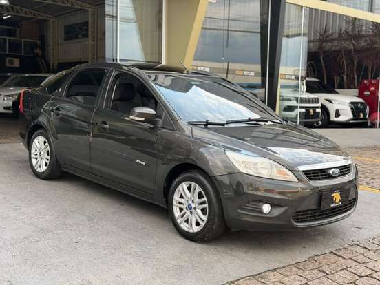FORD-FOCUS-2013