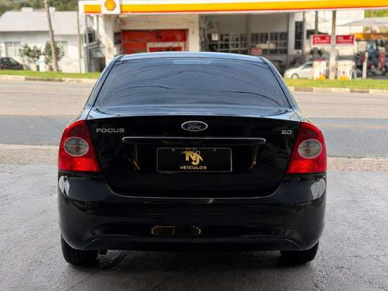 FORD-FOCUS-2013