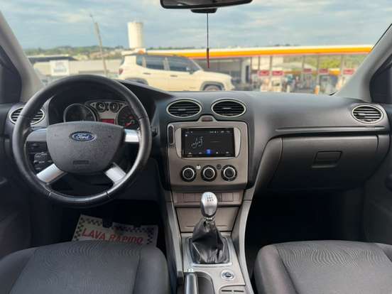 FORD-FOCUS-2013