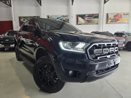 FORD RANGER 2.2 BLACK 4X2 CD 16V DIESEL 4P AUTOMÁTICO