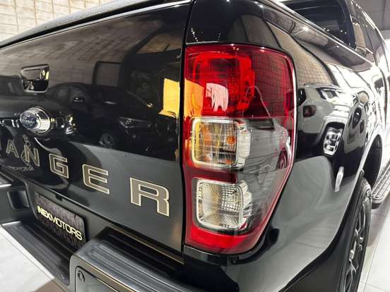 FORD-RANGER-2.2 BLACK 4X2 CD 16V DIESEL 4P AUTOMÁTICO FORD-RANGER-2023