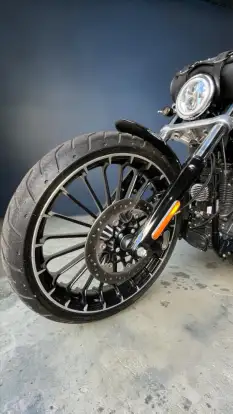 HARLEY-DAVIDSON-SOFTAIL BREAKOUT-2017