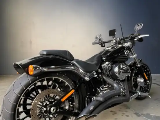 HARLEY-DAVIDSON-SOFTAIL BREAKOUT HARLEY-DAVIDSON-SOFTAIL BREAKOUT-2017