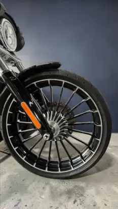 HARLEY-DAVIDSON-SOFTAIL BREAKOUT-2017
