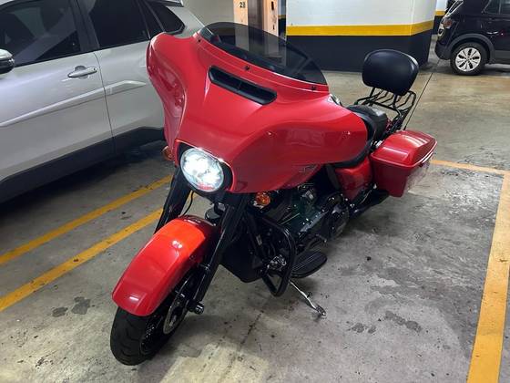 HARLEY-DAVIDSON STREET GLIDE SPECIAL 