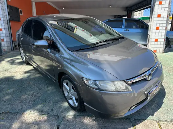 HONDA CIVIC 1.8 LXS 16V GASOLINA 4P AUTOMÁTICO