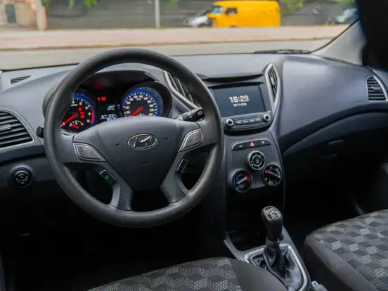 HYUNDAI-HB20-1.6 COMFORT PLUS 16V FLEX 4P MANUAL HYUNDAI-HB20-2019