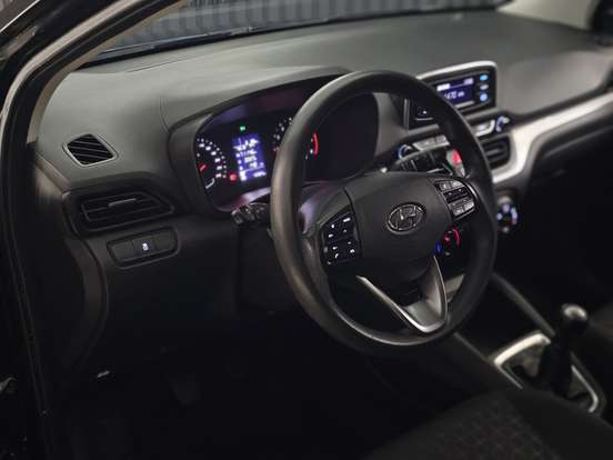 HYUNDAI-HB20-2023